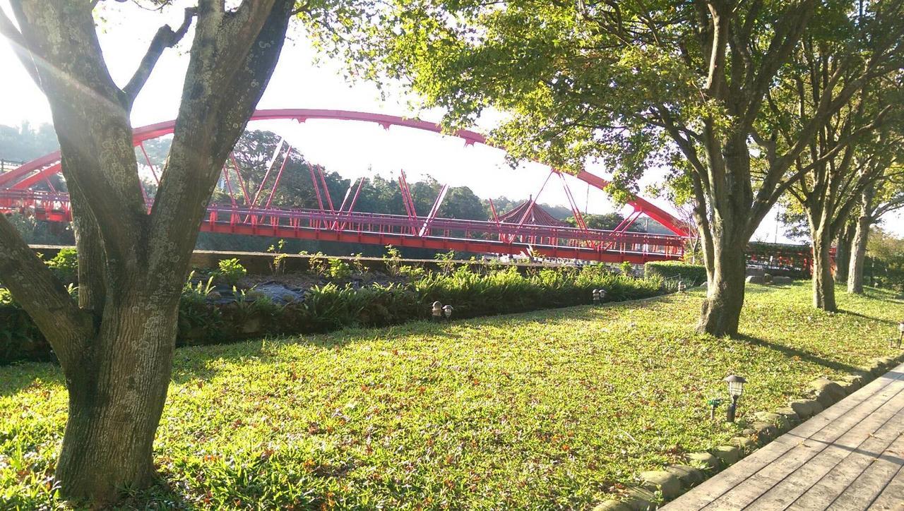 Rainbow Bridge B&B Sanzhi ภายนอก รูปภาพ
